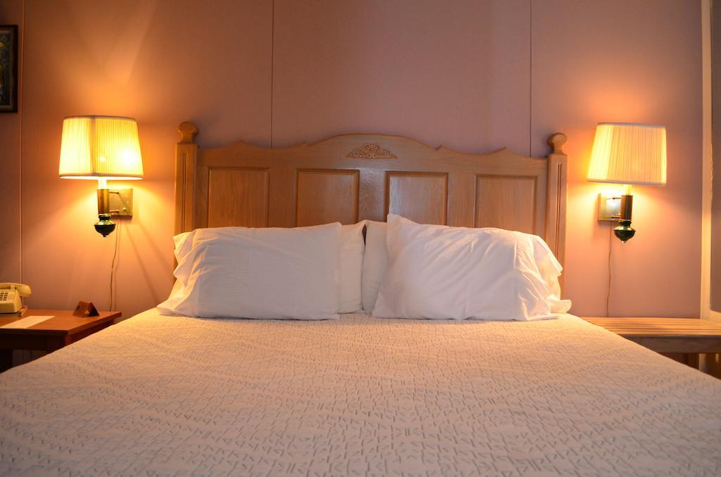 Matterhorn Tower Hotel Eureka Springs Buitenkant foto